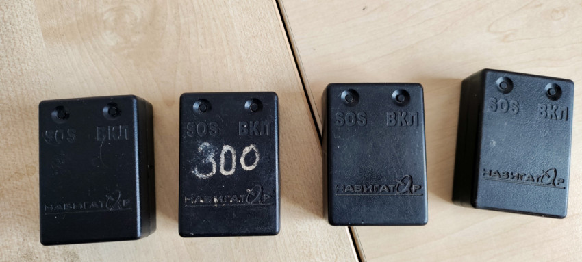 GPS-трекеры черного цвета для отслеживания местоположения