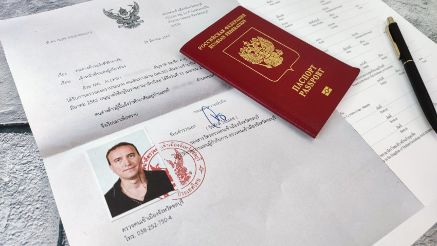 Загранпаспорт РФ и Резидент Сертификат Таиланда с фото и печатью