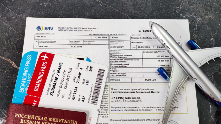 Полис ERV с самолетом, паспортом и посадочным талоном