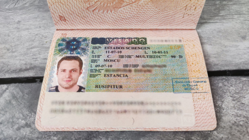 Разворот паспорта с шенгенской визой в Испанию категории C