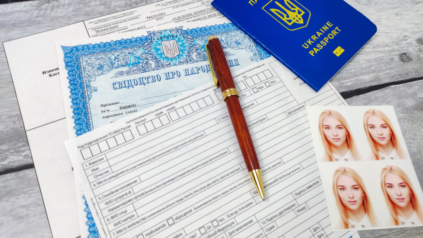 Свидетельство о рождении Украины и паспорт с анкетой