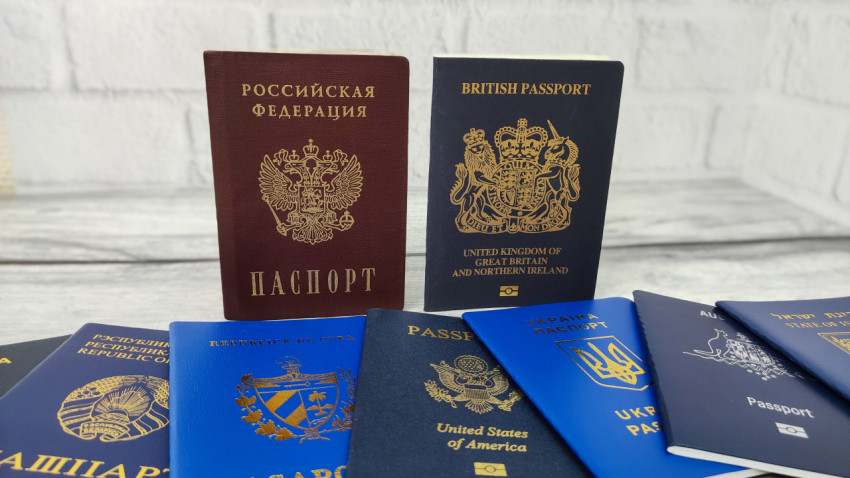 Российский и британский паспорта среди паспортов других стран