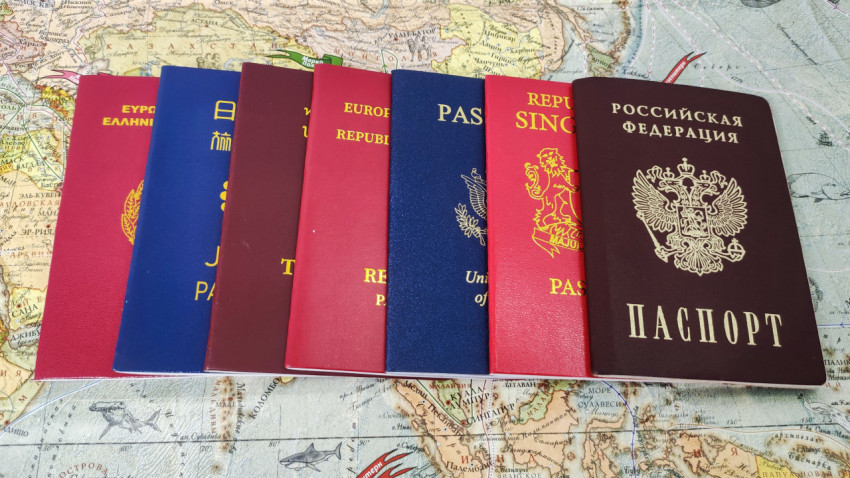 Паспорта разных стран на карте мира