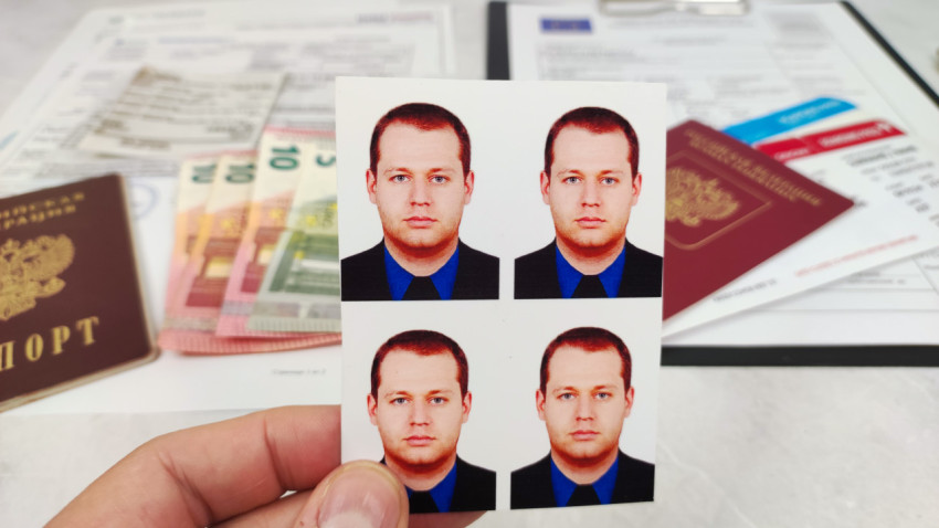 Фотографии на документы для визы на фоне евро и паспортов
