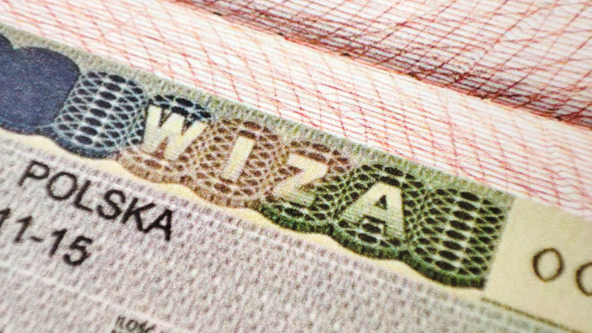 Виза Польши с защитными элементами