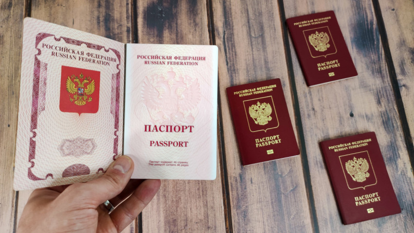 Внутренние страницы российского заграничного паспорта
