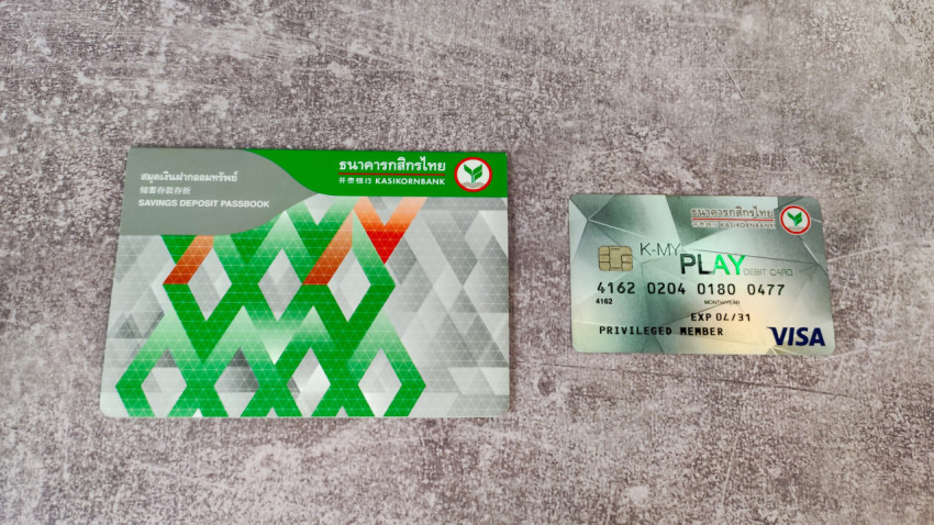 Сберегательная книжка Kasikornbank и дебетовая карта Visa