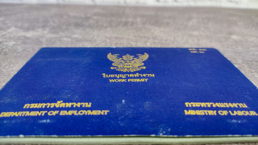 Рабочий пермит Таиланда на поверхности