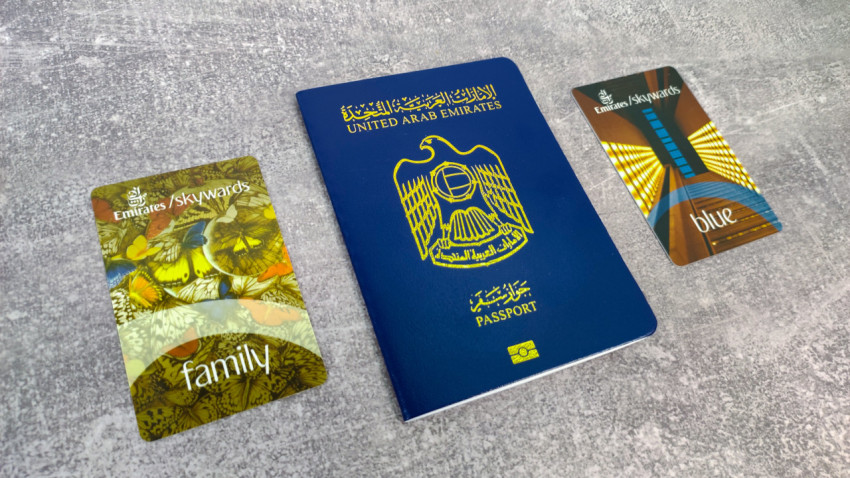 Паспорт Объединённых Арабских Эмиратов и карты Emirates Skywards