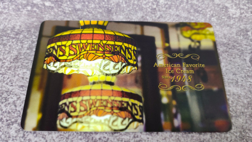 Карта Swensen’s с витражной лампой