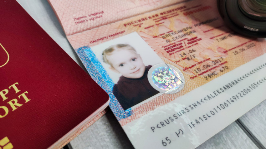 Фотография ребенка в загранпаспорте РФ крупным планом