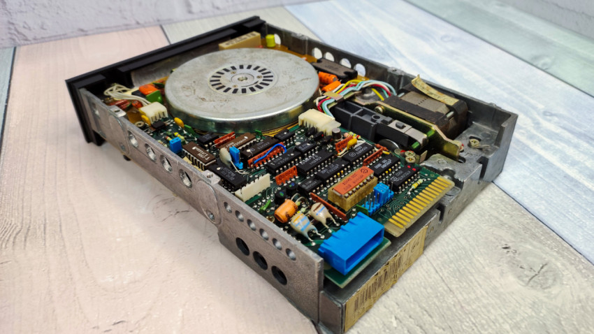 Внутренние компоненты винчестера IBM