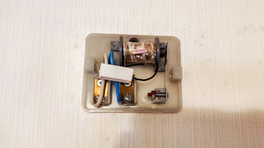 Механический дверной звонок с катушкой и контактной группой