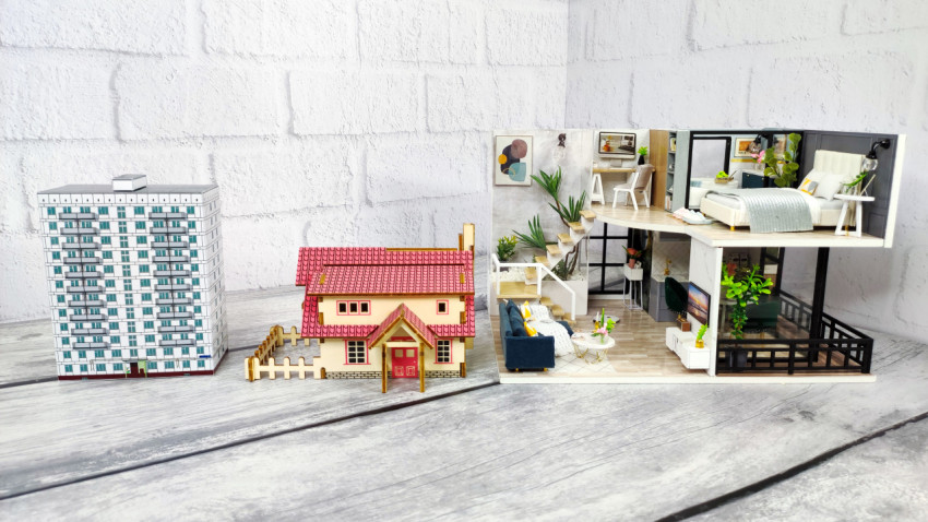 Макеты многоквартирного дома, коттеджа и интерьера квартиры