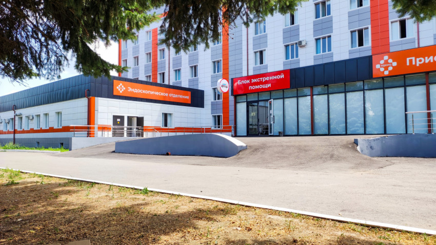 Корпуса больницы с отделением экстренной помощи