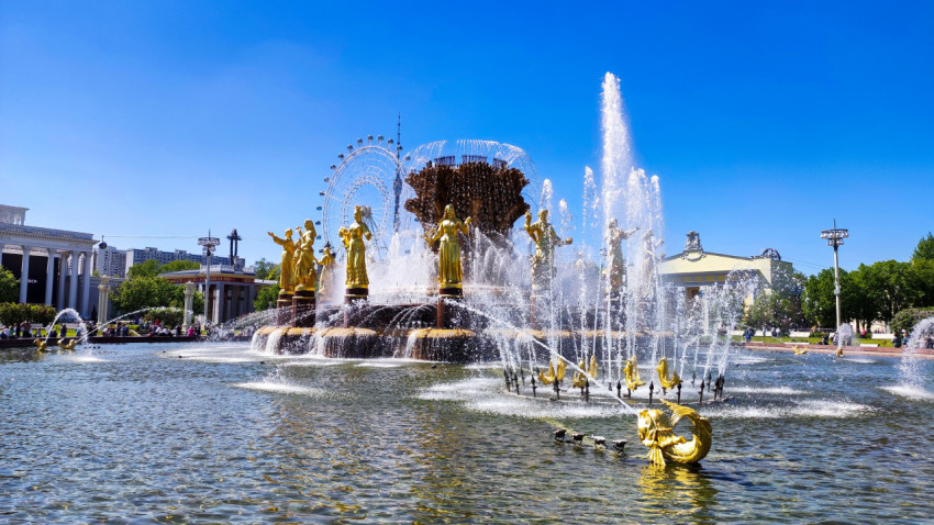 Фонтан «Дружба народов» с дополнительными струями и декоративными фигурами