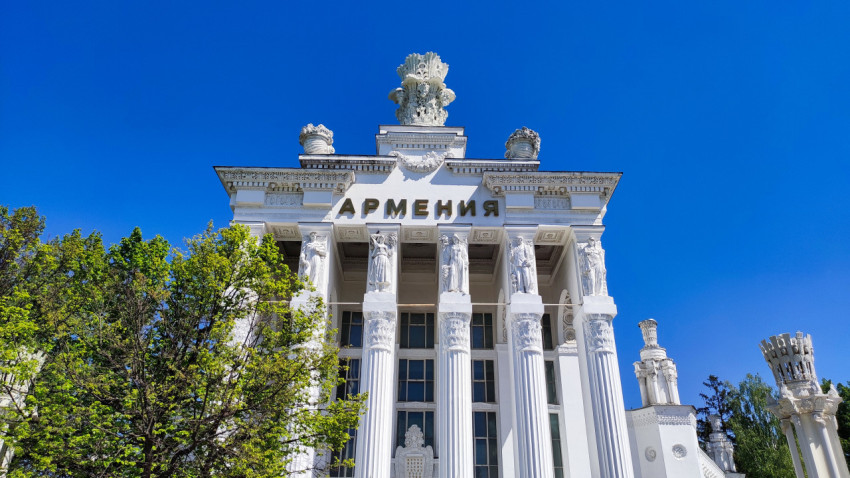 Архитектурные детали павильона «Армения» на ВДНХ