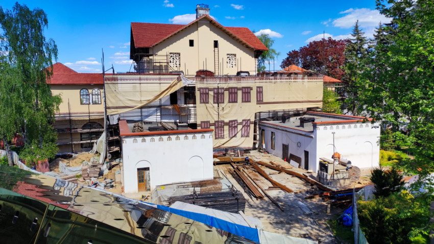 Павильон №518 «Кафе Лето» на реставрации на ВДНХ