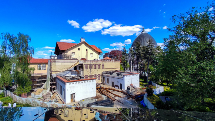 Комплекс павильона №518 «Кафе Лето» во время реконструкции