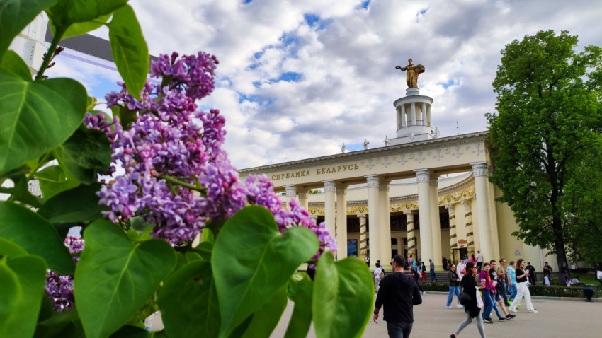 Павильон «Республика Беларусь» на ВДНХ весной