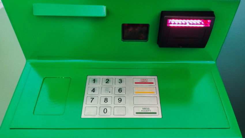 Панель банкомата Сбера с клавиатурой и модулем сканирования