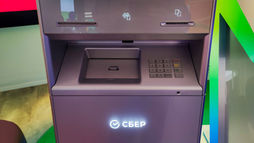 Демонстрационный банкомат Сбер с клавиатурой и приёмным лотком