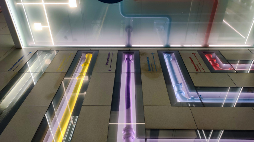 Экспозиция городских инженерных сетей с подсветкой