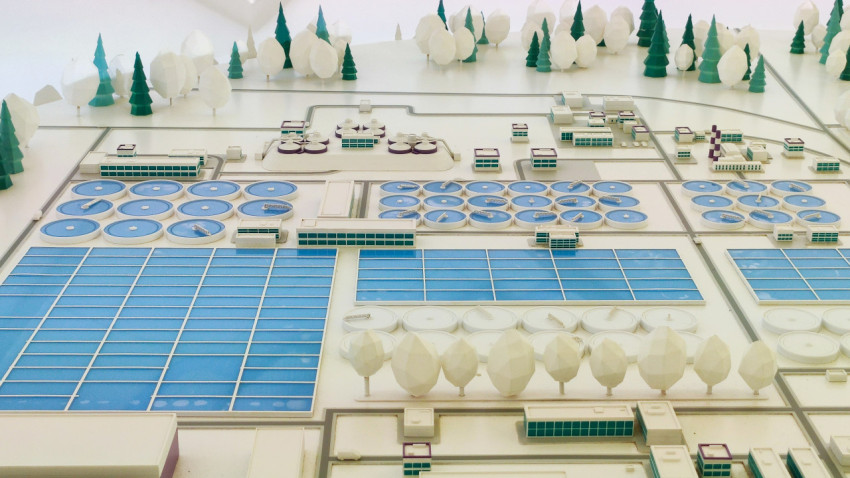 Фрагмент макета инженерного комплекса с резервуарами