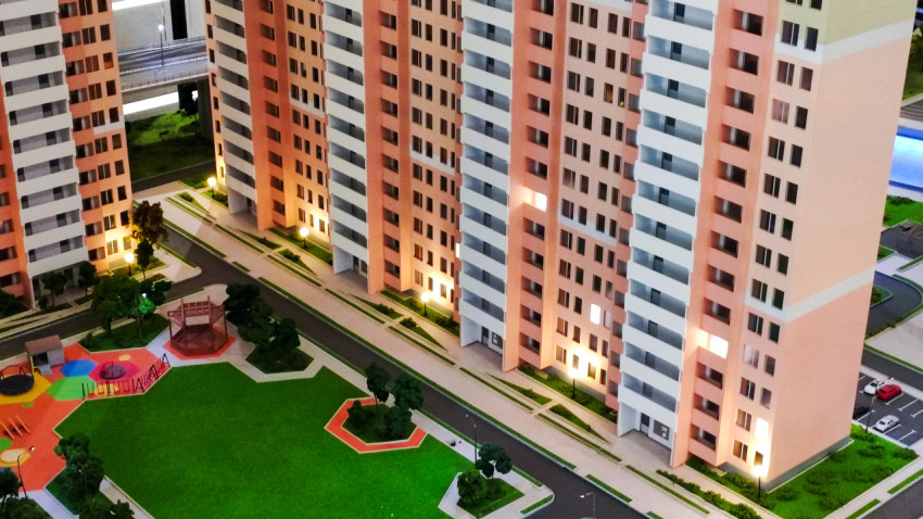 Фрагмент макета жилой застройки с двором и пешеходными зонами