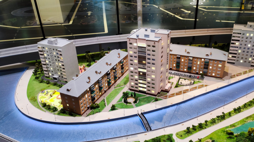 Макет жилого района Москвы с набережной