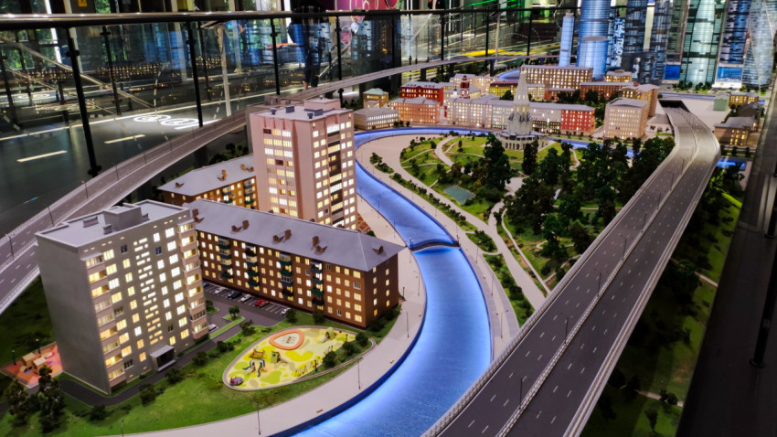 Макет жилого района Москвы с рекой и парковой зоной