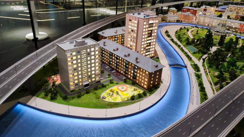 Макет жилого района с рекой и парковой зоной