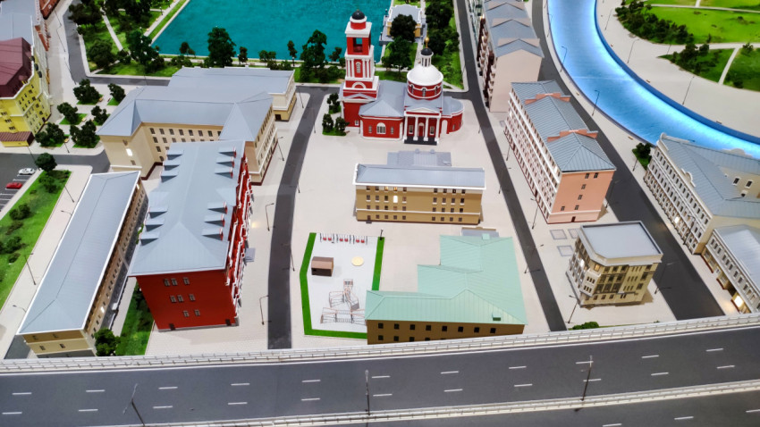 Макет городского квартала с храмом и жилыми домами