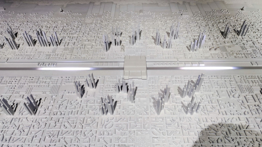 Общий вид макета линейного города с высотными кластерами