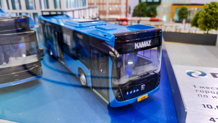 Масштабная модель городского электробуса КАМАЗ