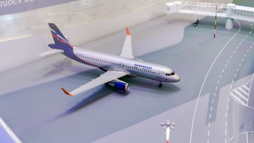 Макет пассажирского самолёта Аэрофлота на аэродроме