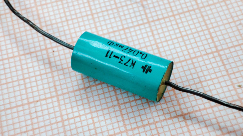 Конденсатор К73-11 630 В с маркировкой
