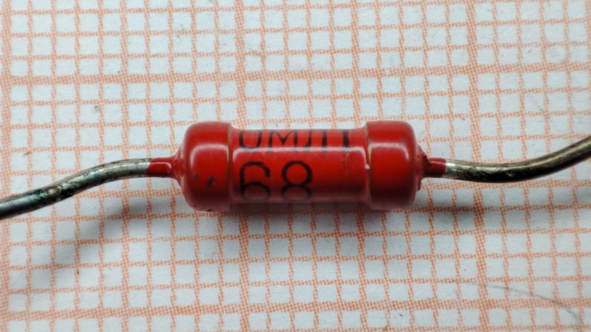 Резистор ОМЛТ 68 Ом в красном корпусе