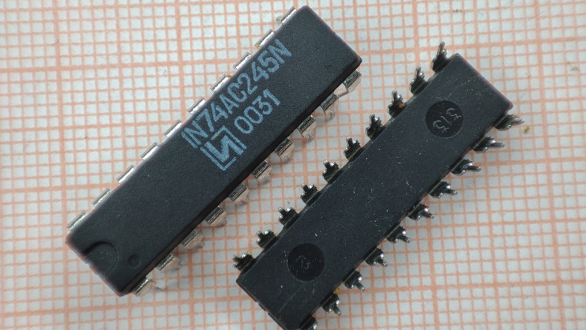 IN74AC245N с обратной и лицевой стороны
