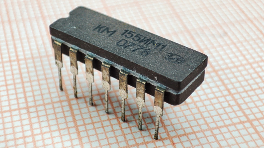 Советская микросхема КМ155ИМ1 с маркировкой 0778