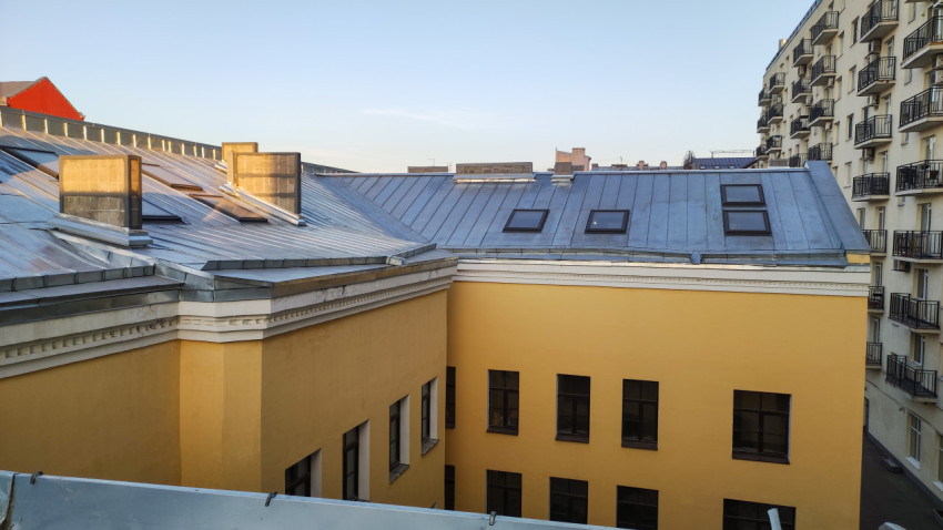 Вид на крыши зданий в центре города