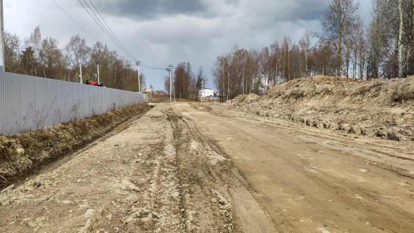 Грунтовая дорога на строительном объекте