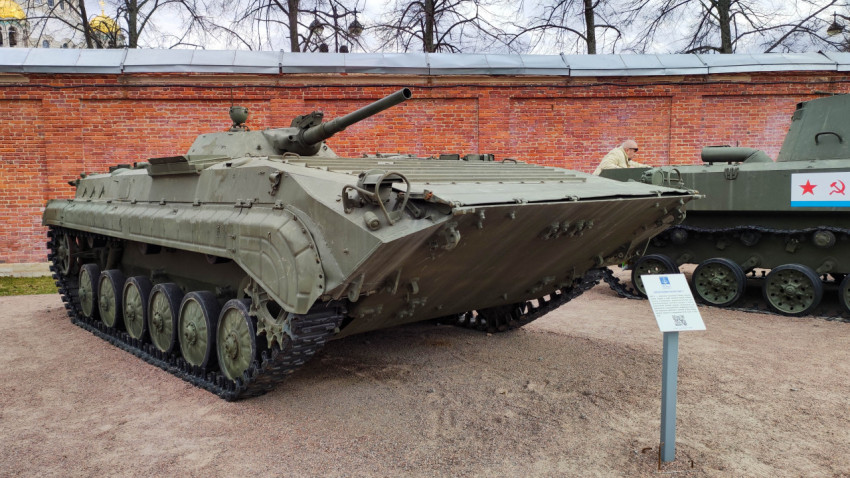 Советская БМП-1 на выставке техники