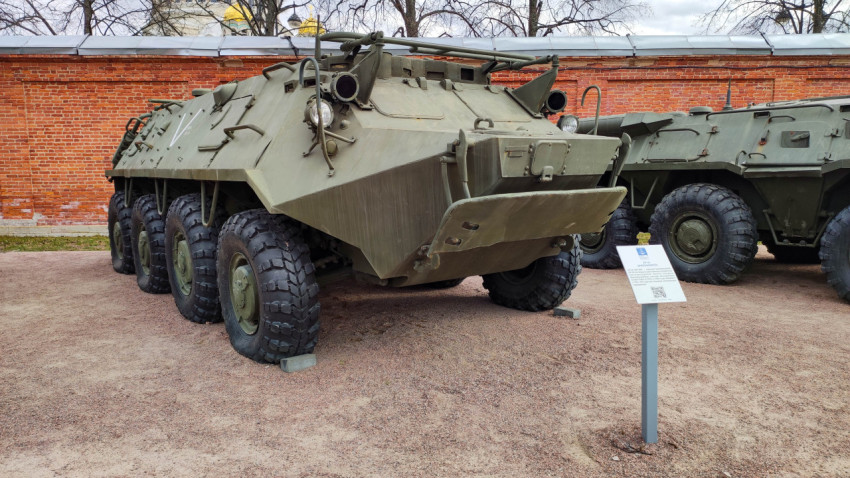Советский бронетранспортер БТР-60 на выставке в Кронштадте