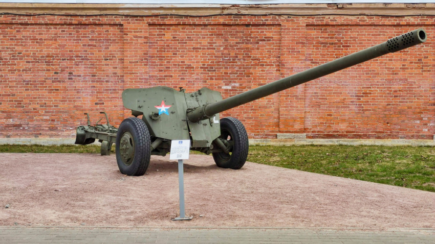 57-мм противотанковая пушка ЗИС-2 образца 1941 года в историческом парке