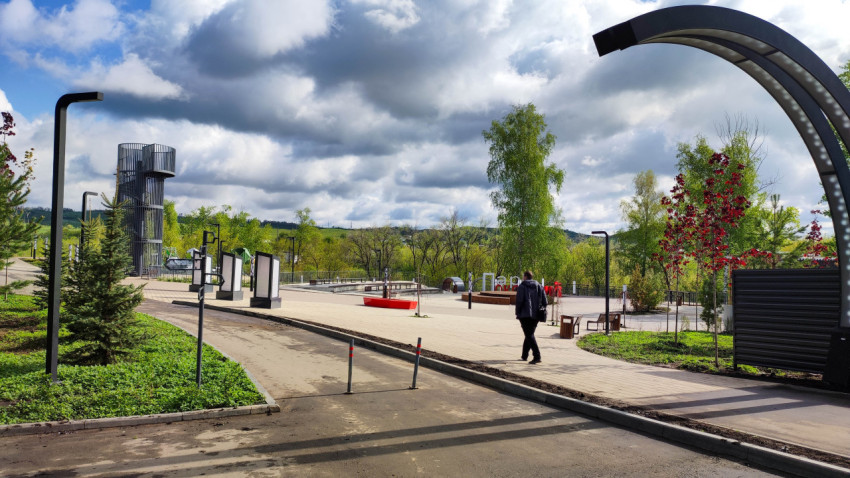 Пешеходная дорожка в Парке Поколений в Самаре