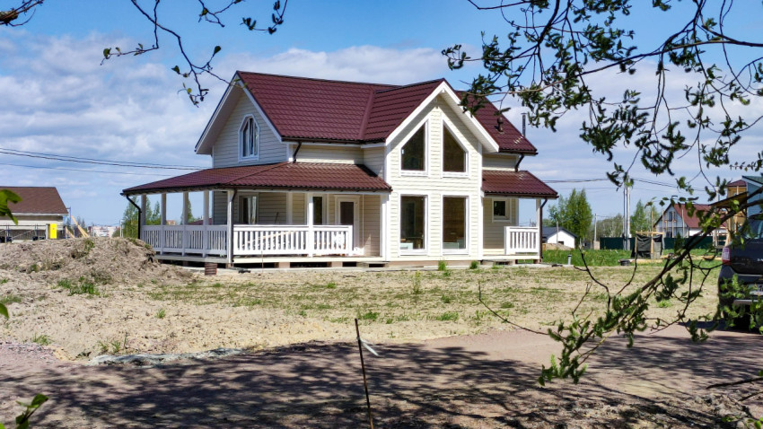 Строительство двухэтажного частного дома в загородной местности