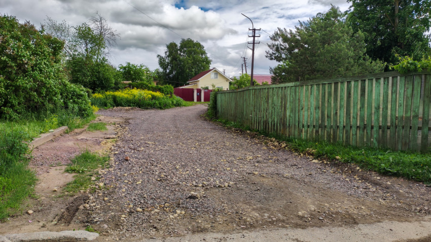 Подготовка дороги для асфальтирования в загородной местности