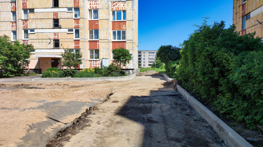Ремонт дорожного покрытия во дворе многоквартирного дома