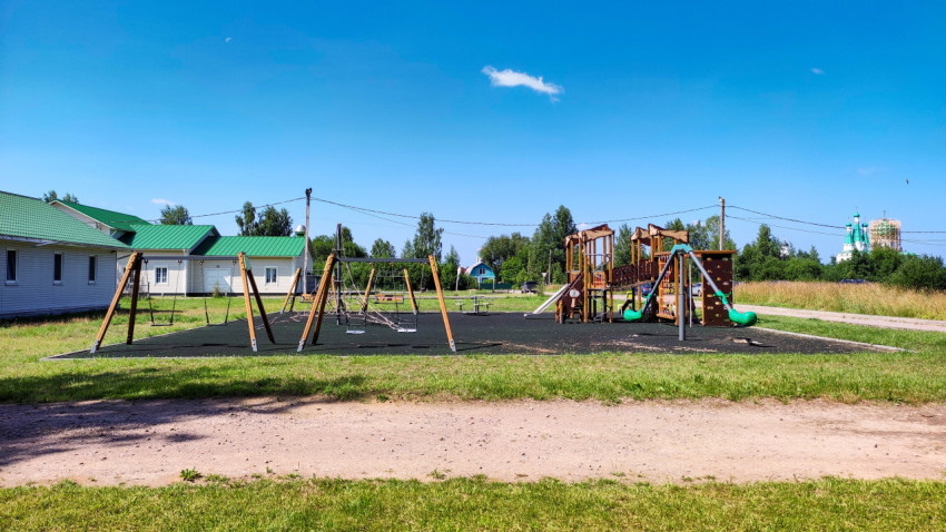 Игровая площадка в Старой Слободе у Александро-Свирского монастыря